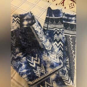 ORAKI Trendy Blue and Black Patterned Leggings